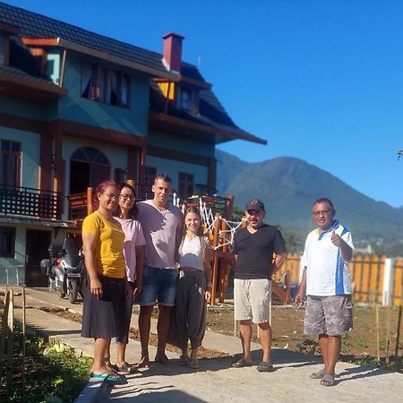 Kopa Hilltop - Family Guest Home Рутенг Екстериор снимка