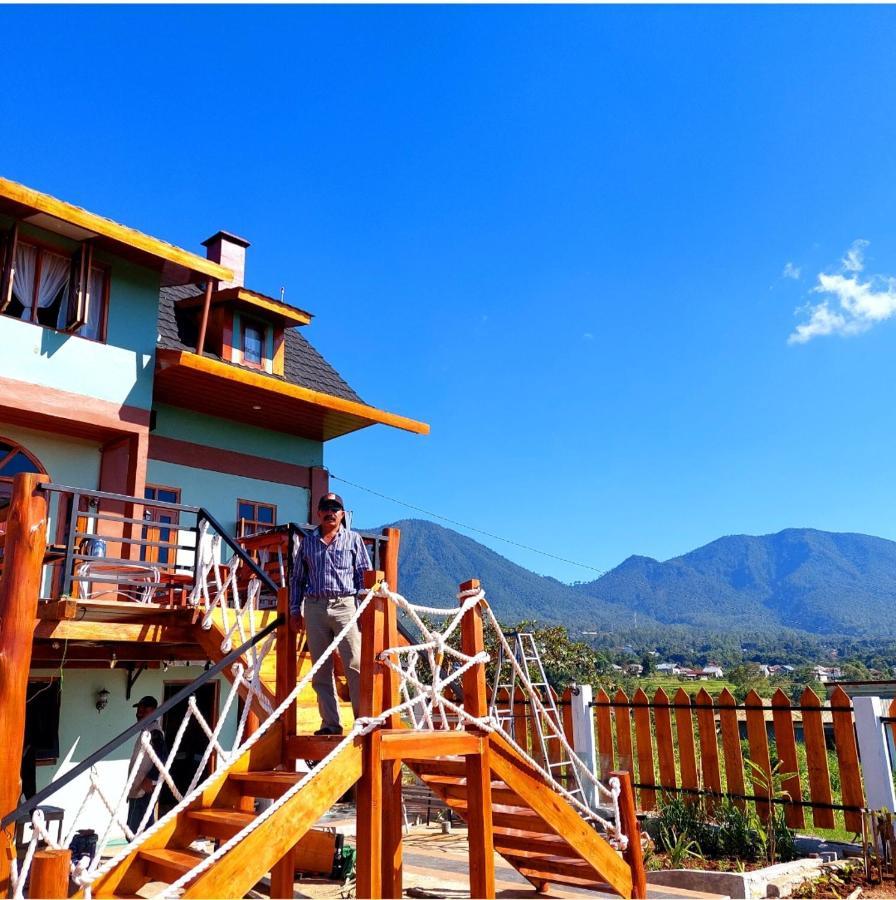 Kopa Hilltop - Family Guest Home Рутенг Екстериор снимка