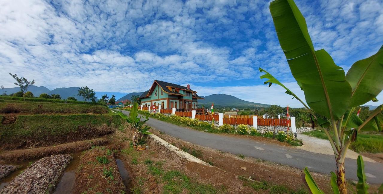 Kopa Hilltop - Family Guest Home Рутенг Екстериор снимка