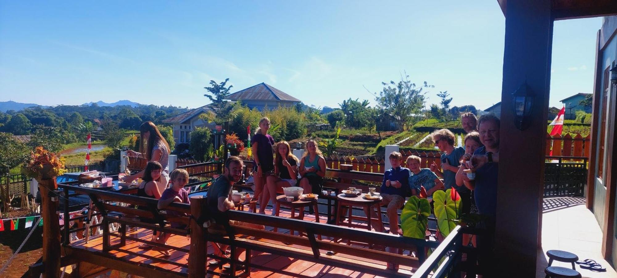Kopa Hilltop - Family Guest Home Рутенг Екстериор снимка