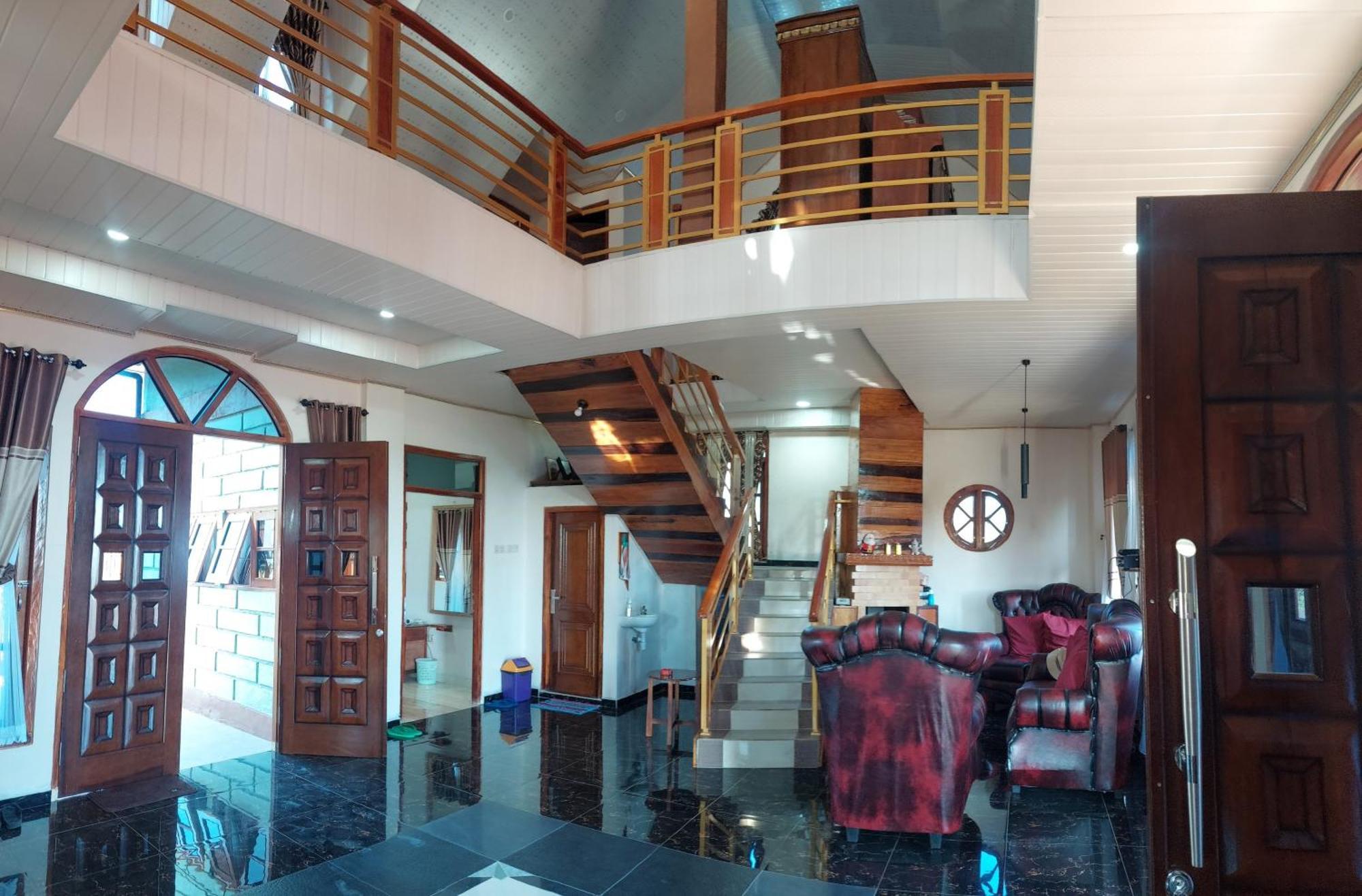 Kopa Hilltop - Family Guest Home Рутенг Екстериор снимка
