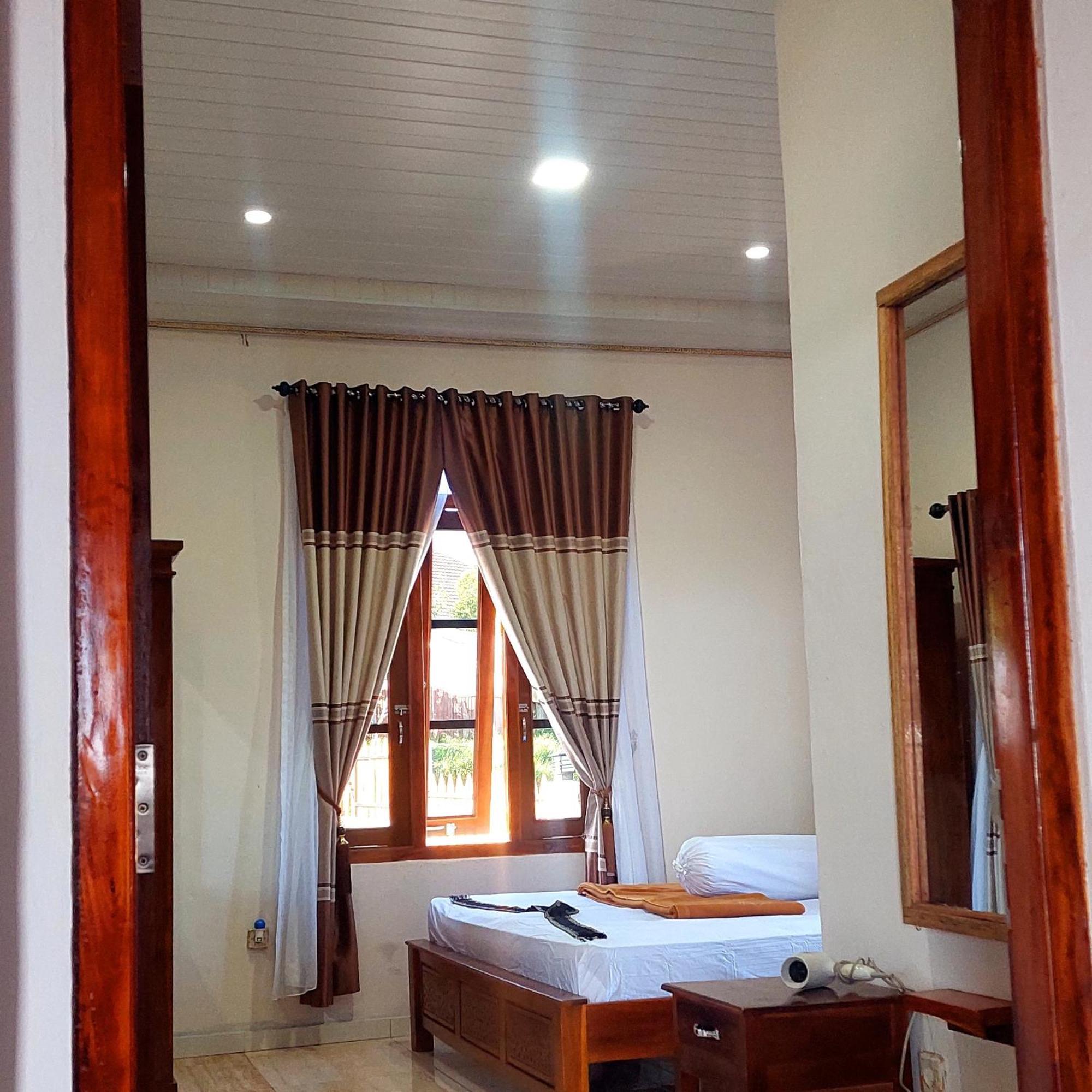Kopa Hilltop - Family Guest Home Рутенг Стая снимка